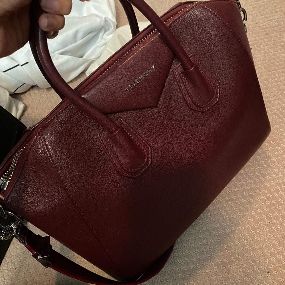 SOLD!!!! Givenchy antigona medium